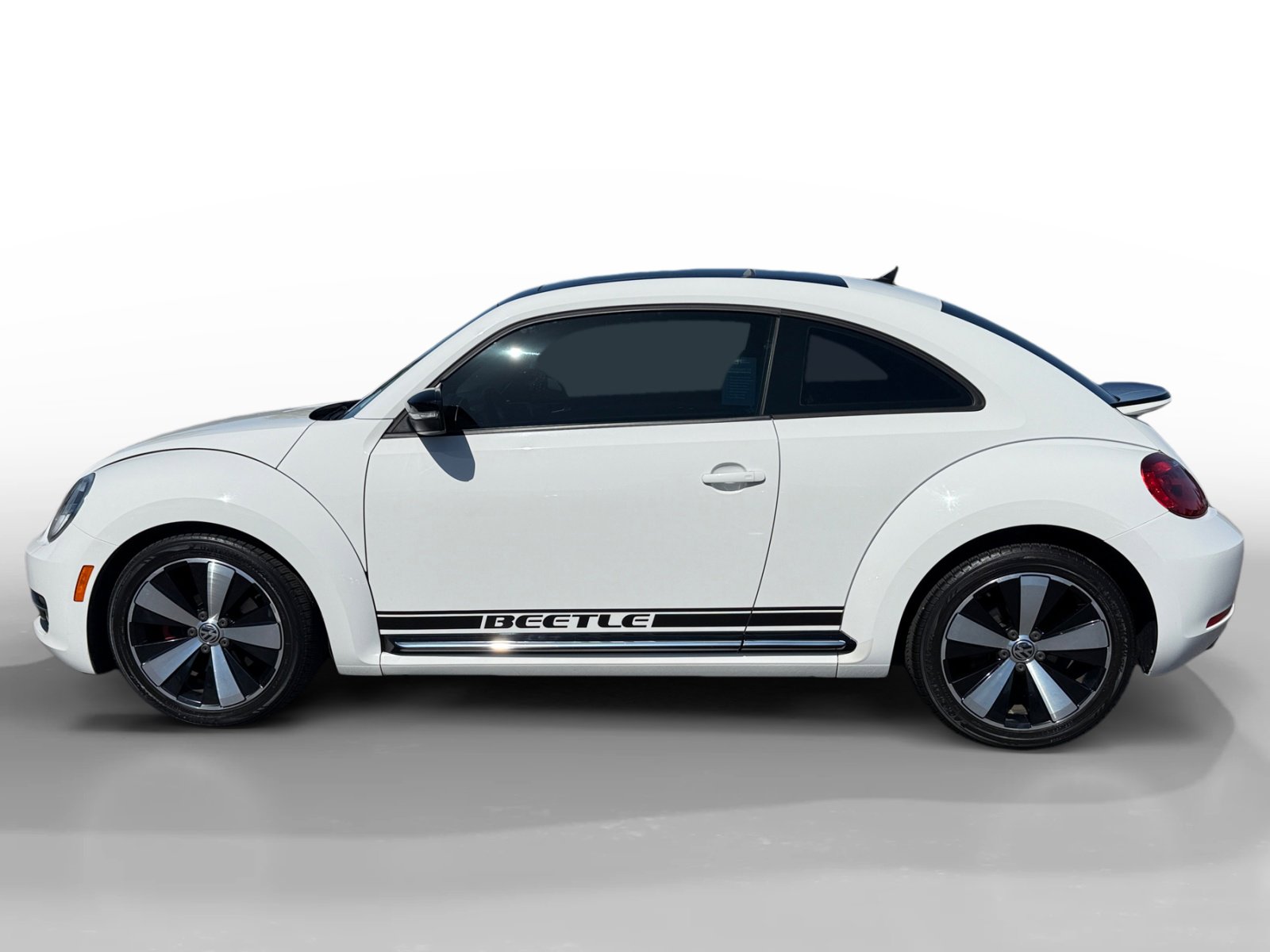 Used 2012 Volkswagen Beetle Turbo FWD image 2