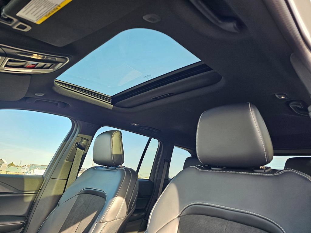 New 2025 Jeep Grand Cherokee Altitude AWD/4WD image 27