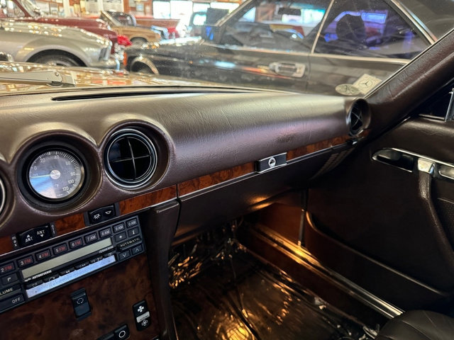 Used 1987 Mercedes-Benz 560 SL image 8