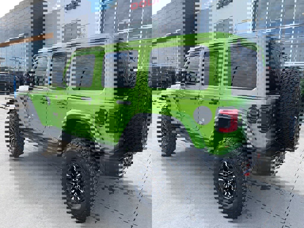 Used 2025 Jeep Wrangler Unlimited Rubicon image 17