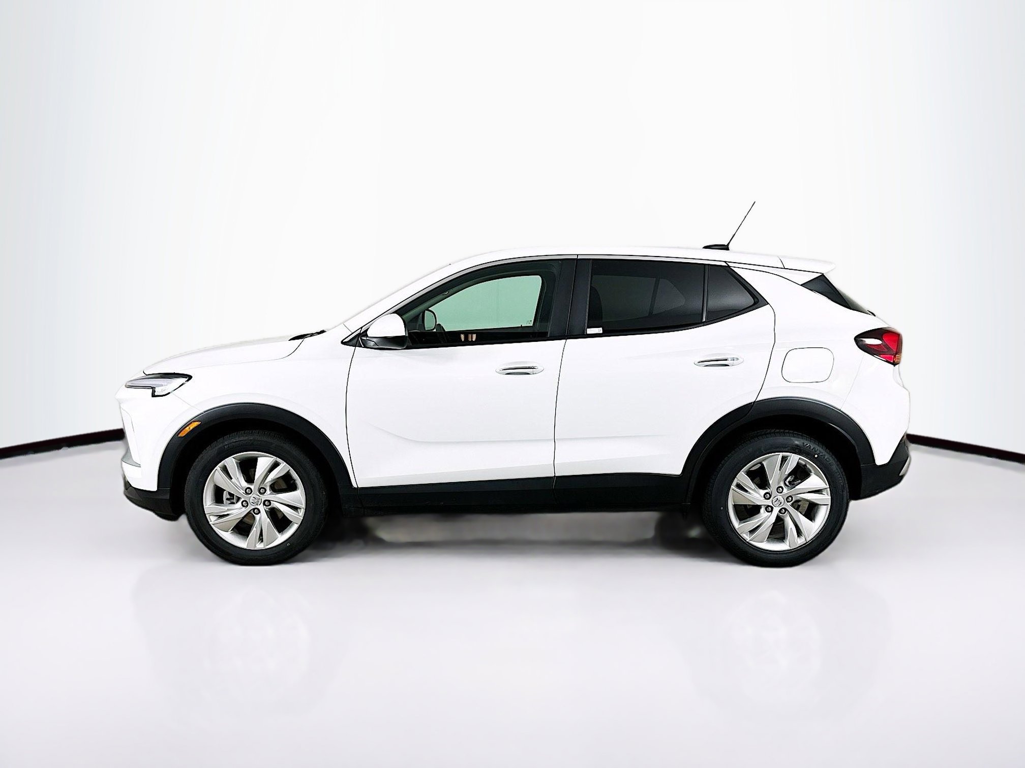 Used 2025 Buick Encore GX Preferred FWD image 4