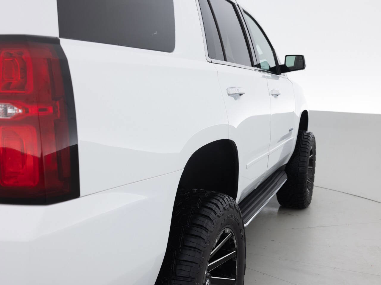 Used 2018 Chevrolet Tahoe Premier AWD/4WD image 14