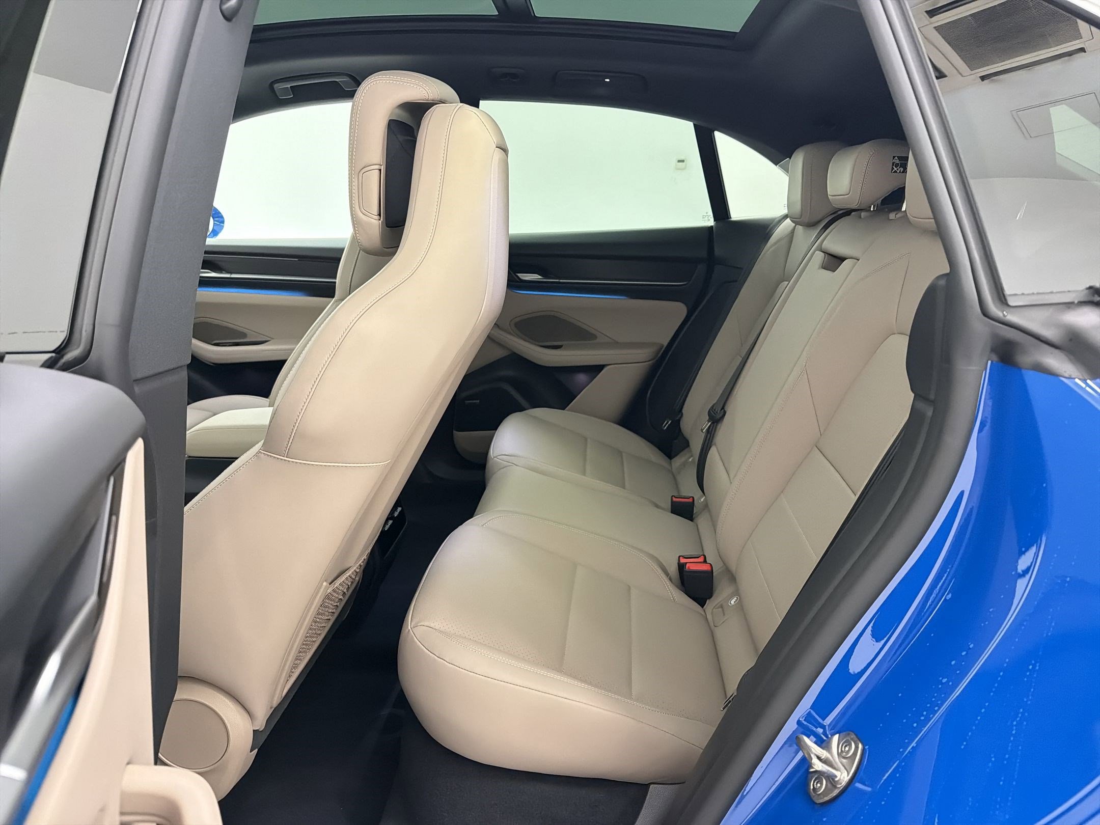 New 2026 Porsche Macan Electric RWD image 14