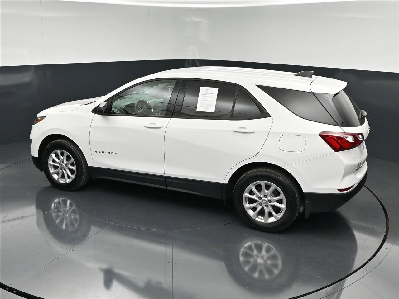 Used 2019 Chevrolet Equinox LS w/ LS Convenience Package AWD/4WD image 26
