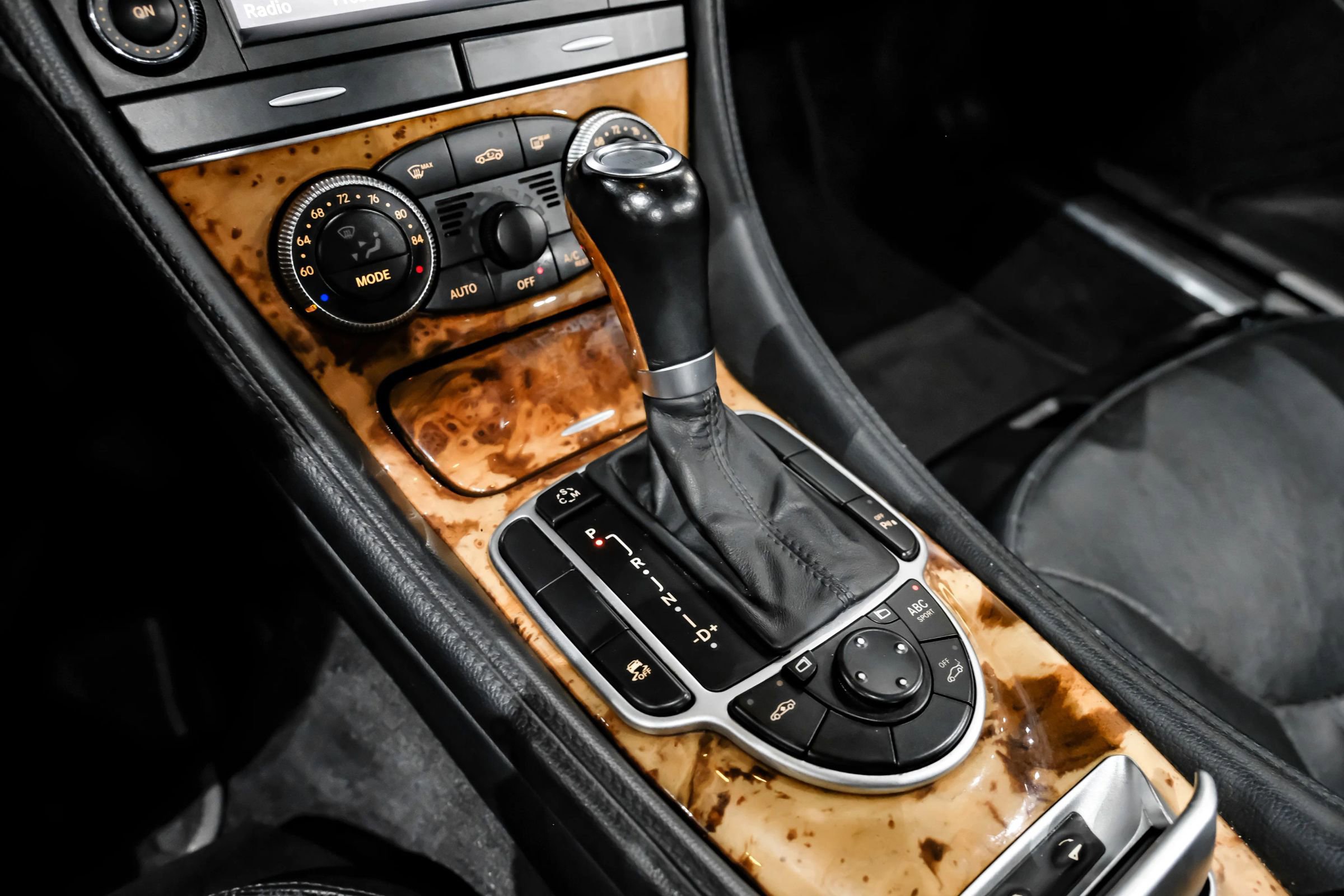 Used 2011 Mercedes-Benz SL 550 w/ Premium I Pkg image 19