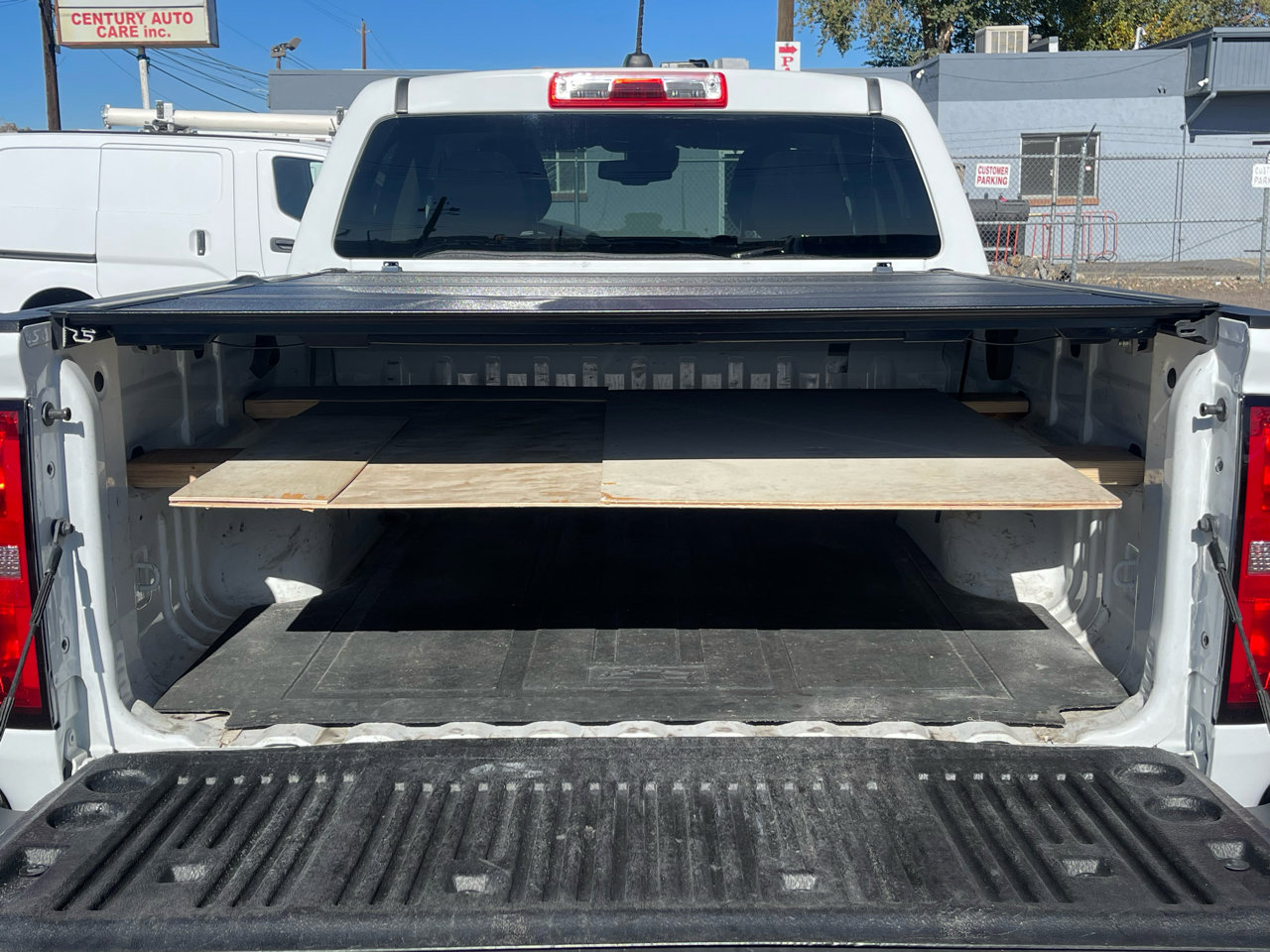 Used 2022 Chevrolet Colorado LT w/ Safety Package image 12