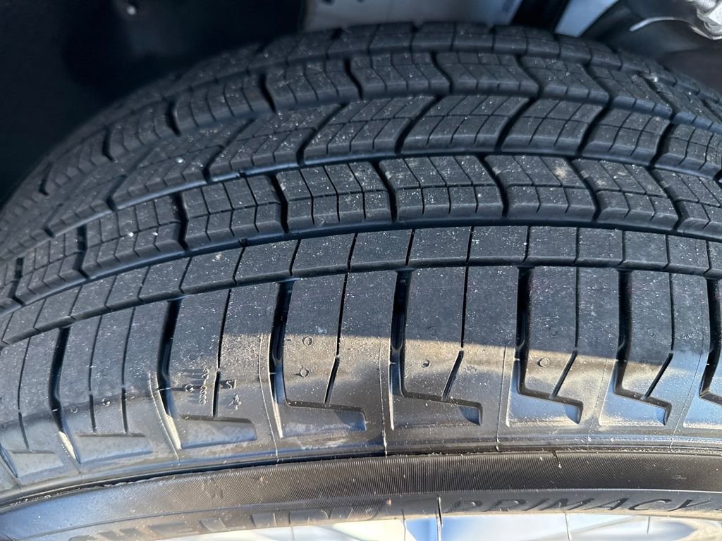 New 2025 Jeep Grand Cherokee L Laredo w/ Luxury Tech Group I image 41