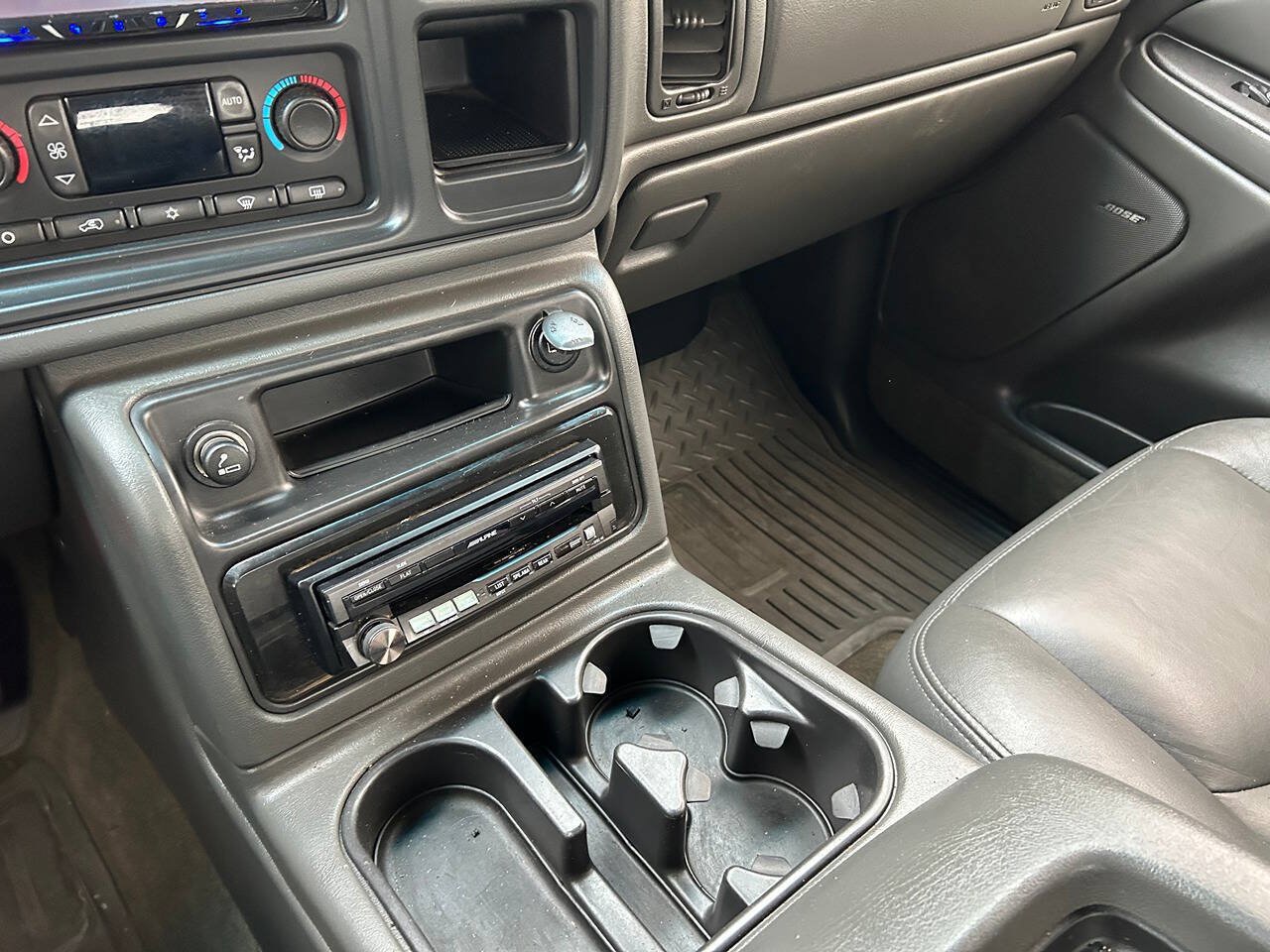 Used 2004 Chevrolet Silverado 3500 4x4 Crew Cab w/ Heavy-Duty Power Package image 30