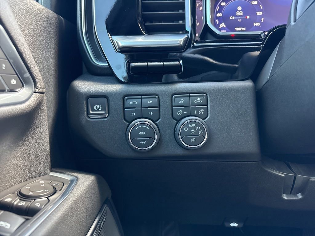 Used 2026 Chevrolet Silverado 2500 High Country w/ High Country Premium Package AWD/4WD image 20