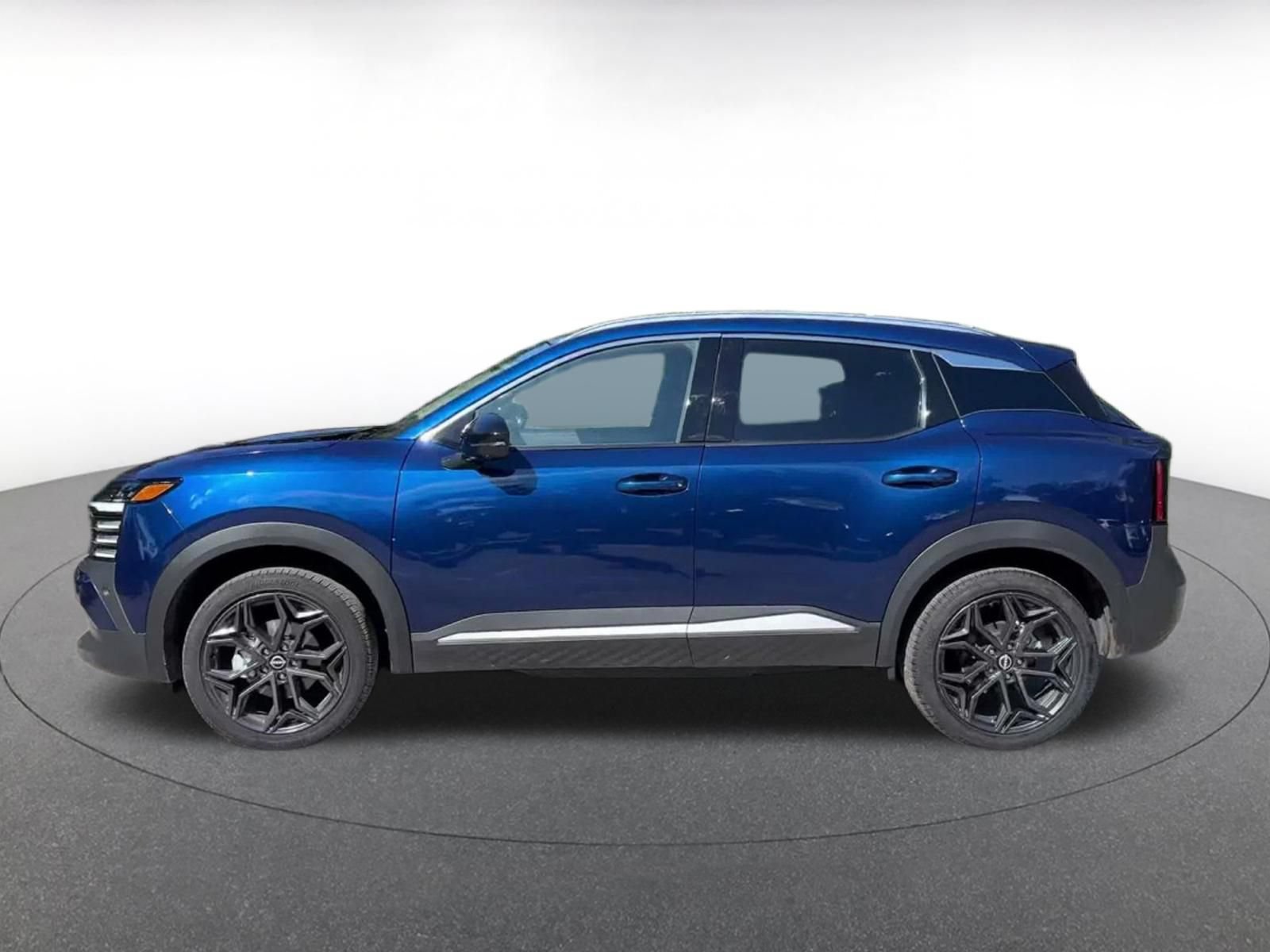 Used 2026 Nissan Kicks SR FWD image 8