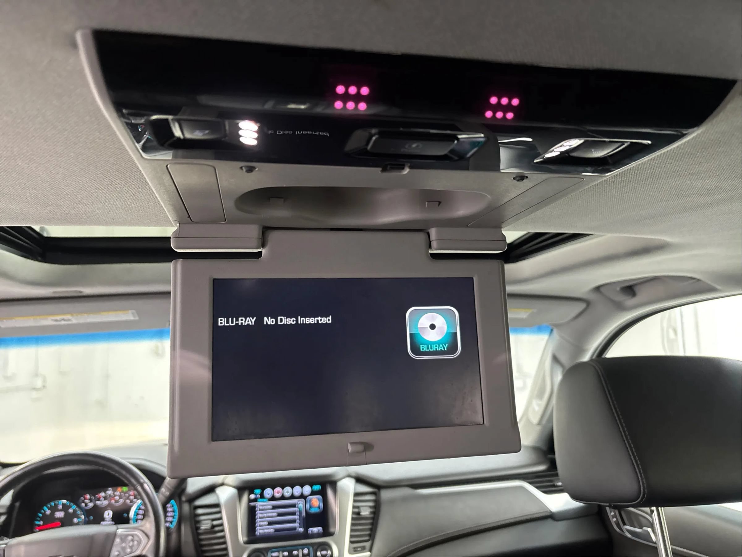 Used 2019 Chevrolet Suburban Premier AWD/4WD image 43