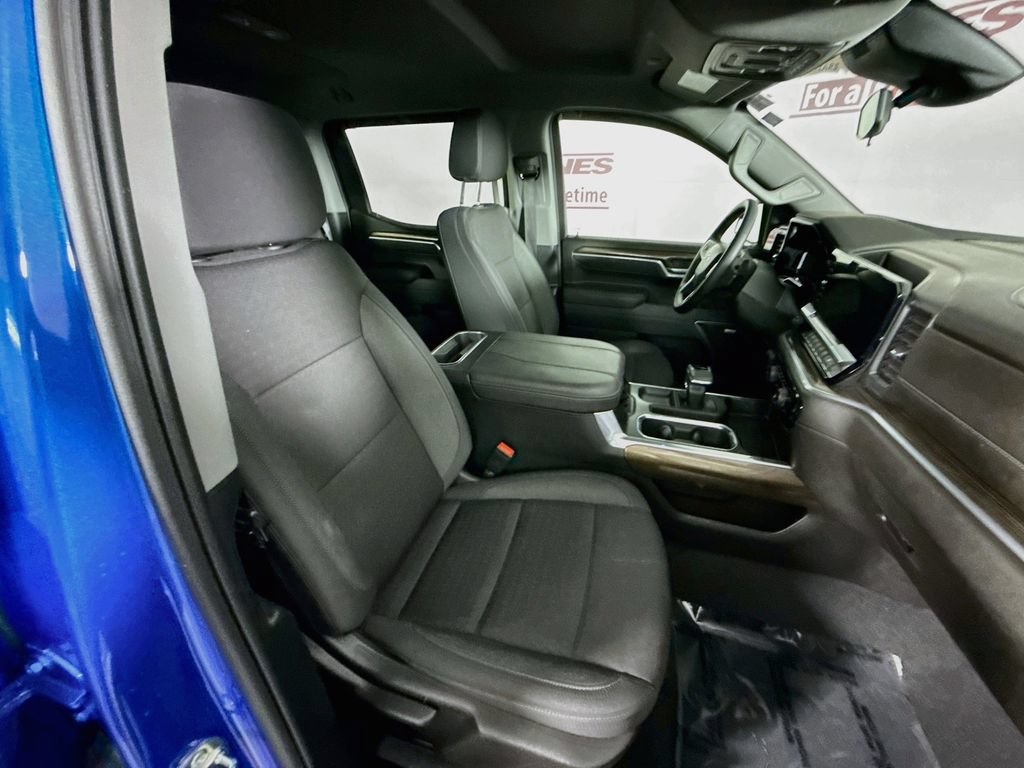 Used 2025 Chevrolet Silverado 1500 RST w/ Convenience Package II AWD/4WD image 33