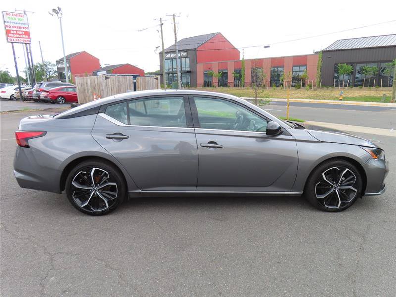 Used 2024 Nissan Altima 2.5 SR FWD image 16