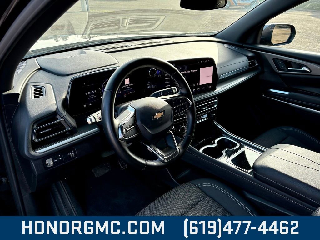 Used 2024 Chevrolet Traverse LT image 12
