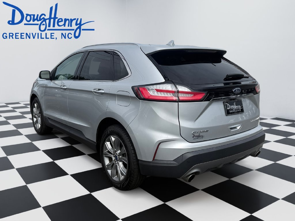 Used 2019 Ford Edge Titanium FWD image 3