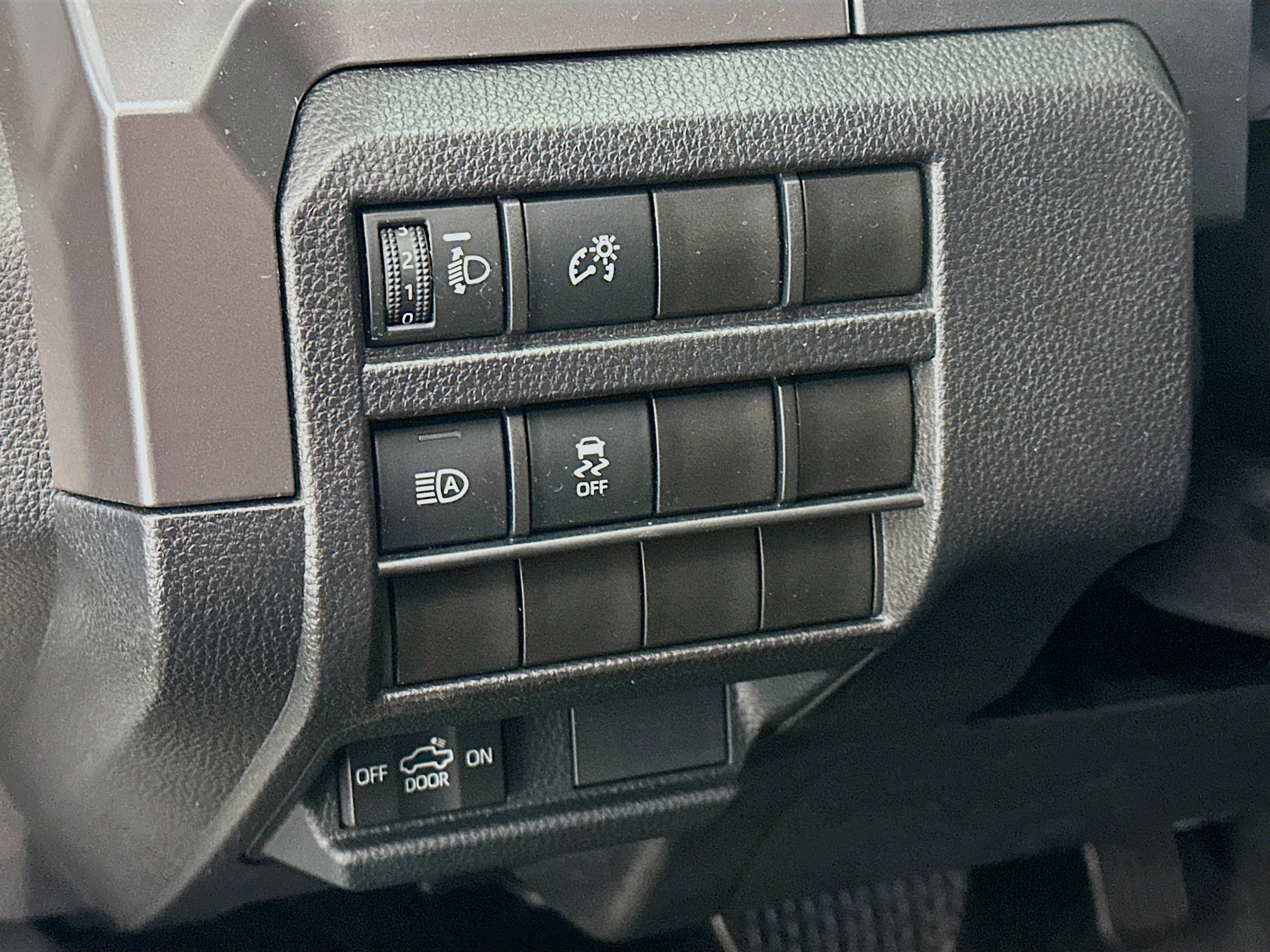 Used 2025 Toyota Tacoma TRD Off-Road image 17