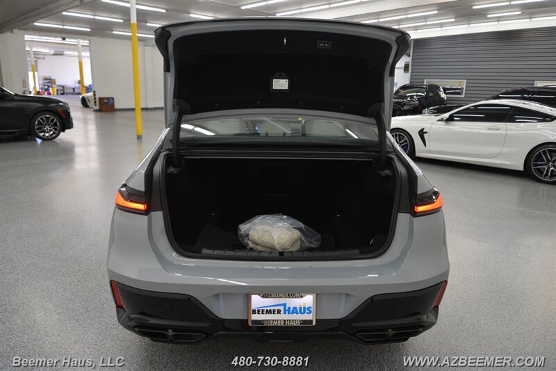 Used 2023 BMW 760i xDrive w/ Executive Package AWD/4WD image 45
