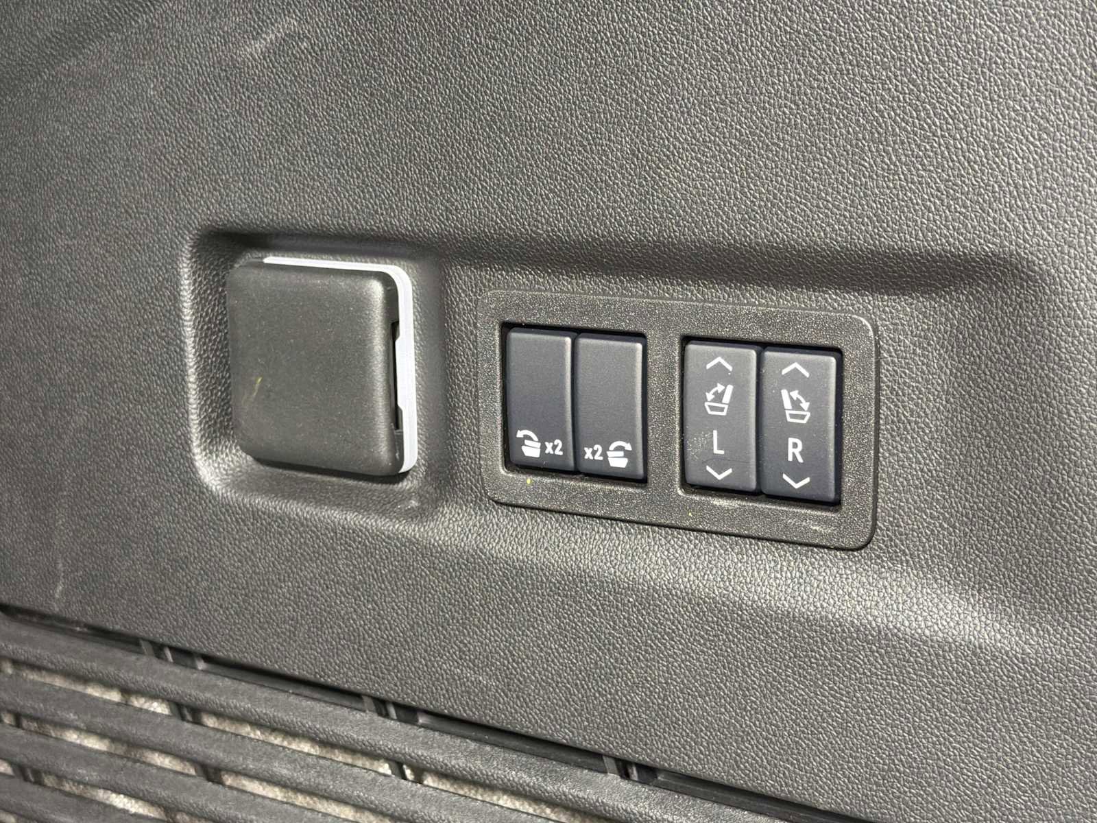 Certified 2025 GMC Yukon XL AT4 w/ AT4 Premium Plus Package image 20