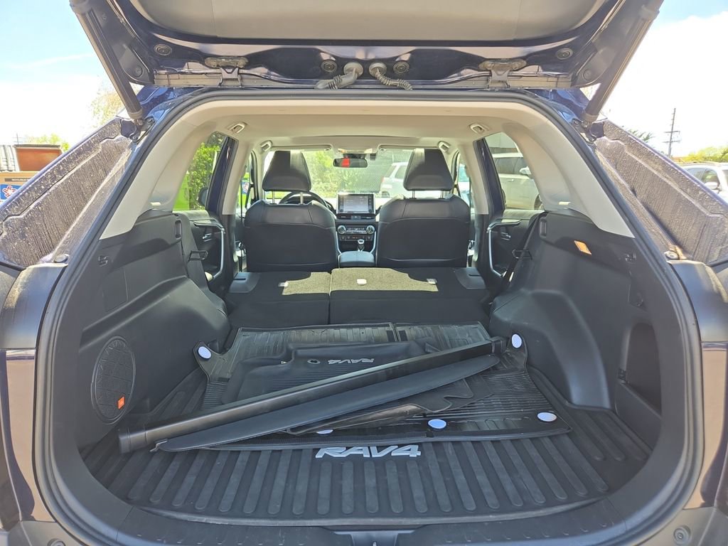 Used 2020 Toyota RAV4 XLE Premium AWD/4WD image 20