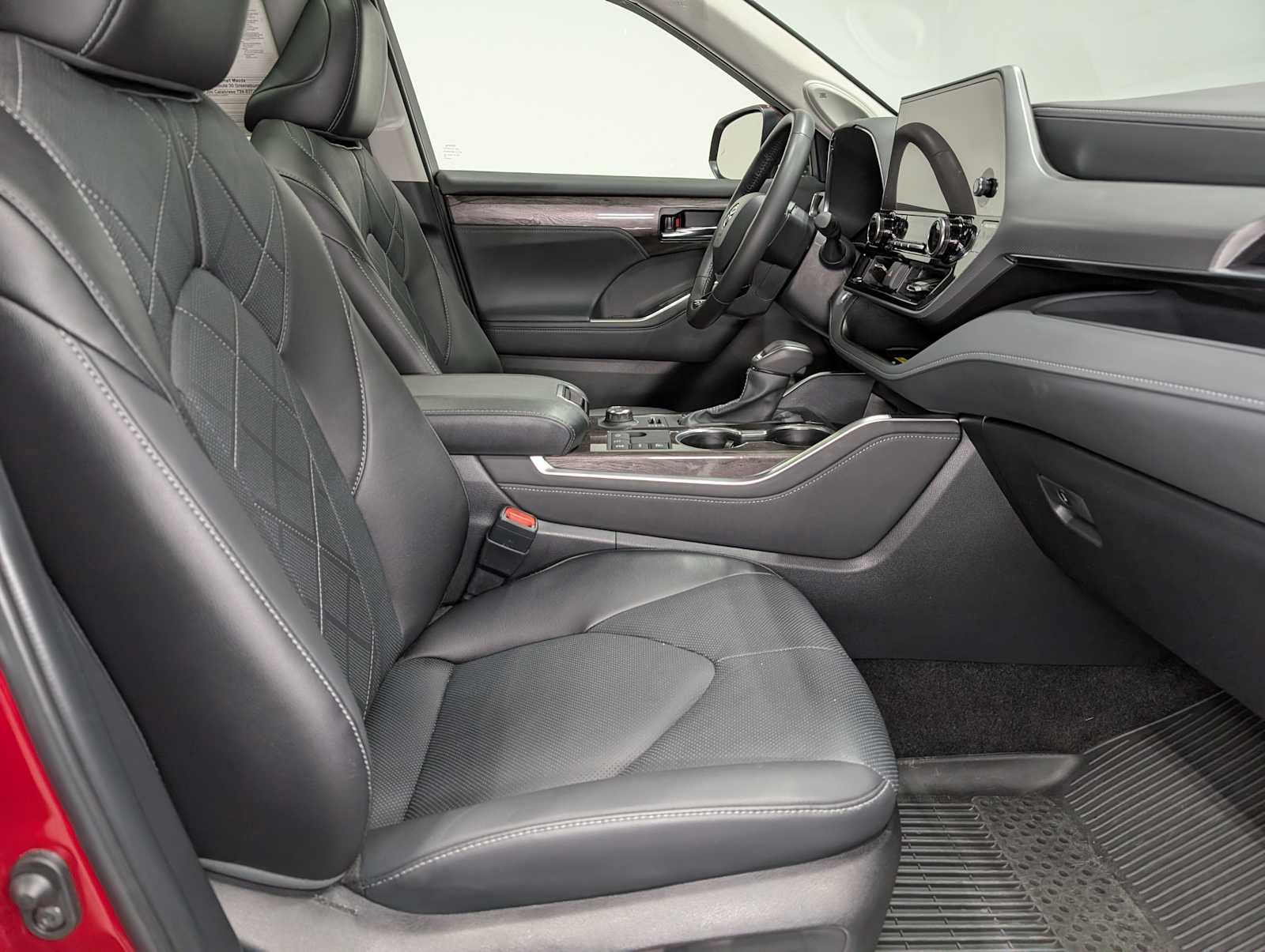 Used 2024 Toyota Highlander Platinum image 40