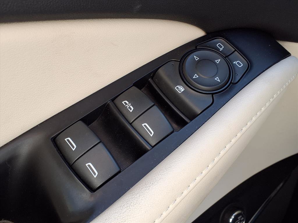 Used 2023 Buick Enclave Essence FWD image 11