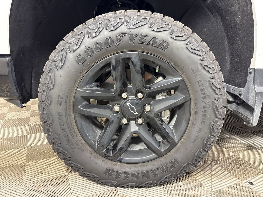 Used 2025 Chevrolet Silverado 1500 LT Trail Boss w/ Convenience Package II AWD/4WD image 14