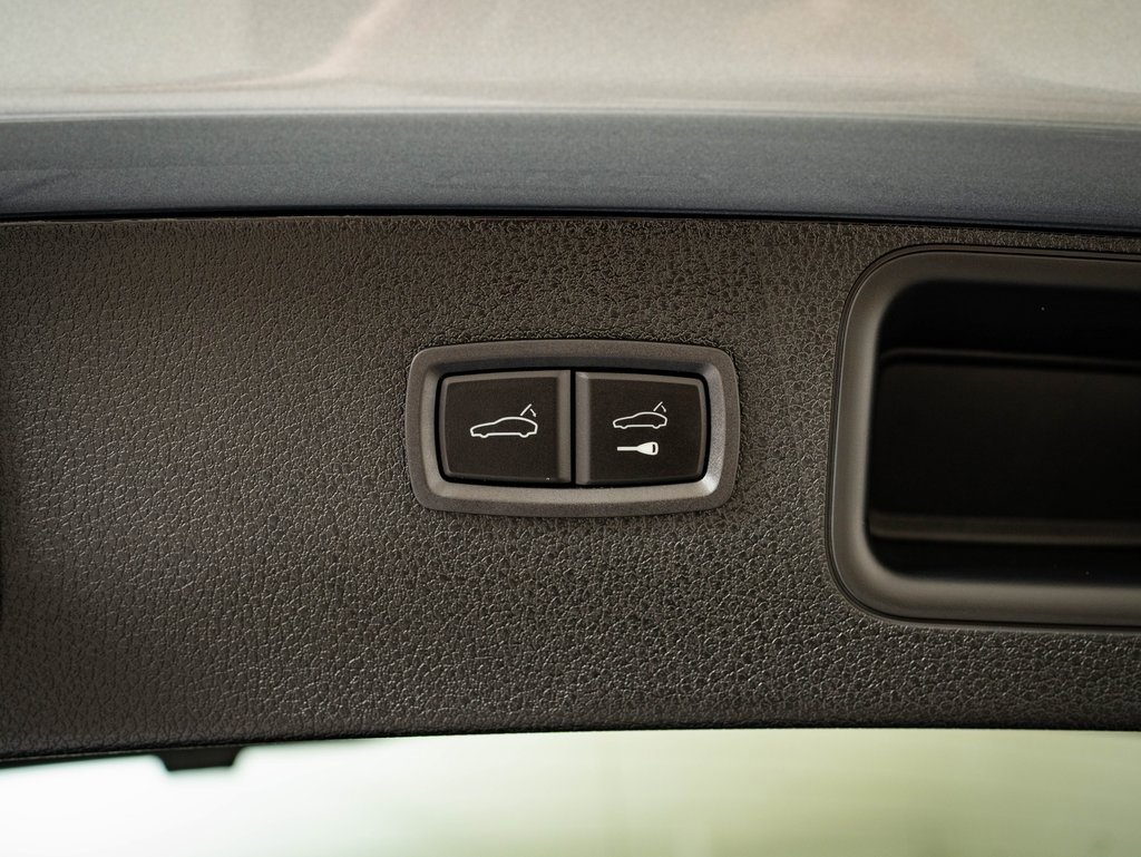 New 2026 Porsche Macan Turbo image 52