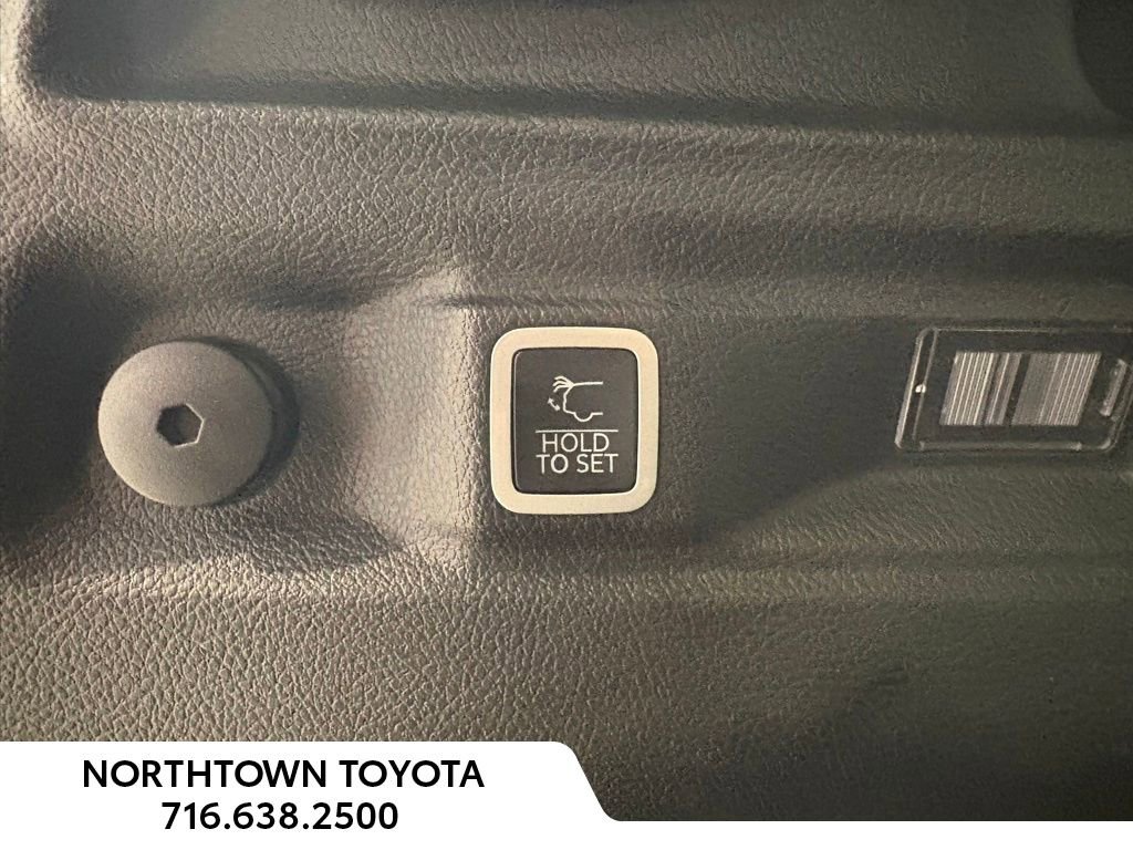 Used 2021 Jeep Grand Cherokee L Limited AWD/4WD image 35