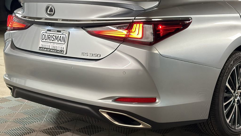Certified 2025 Lexus ES 350 w/ Premium Package image 9