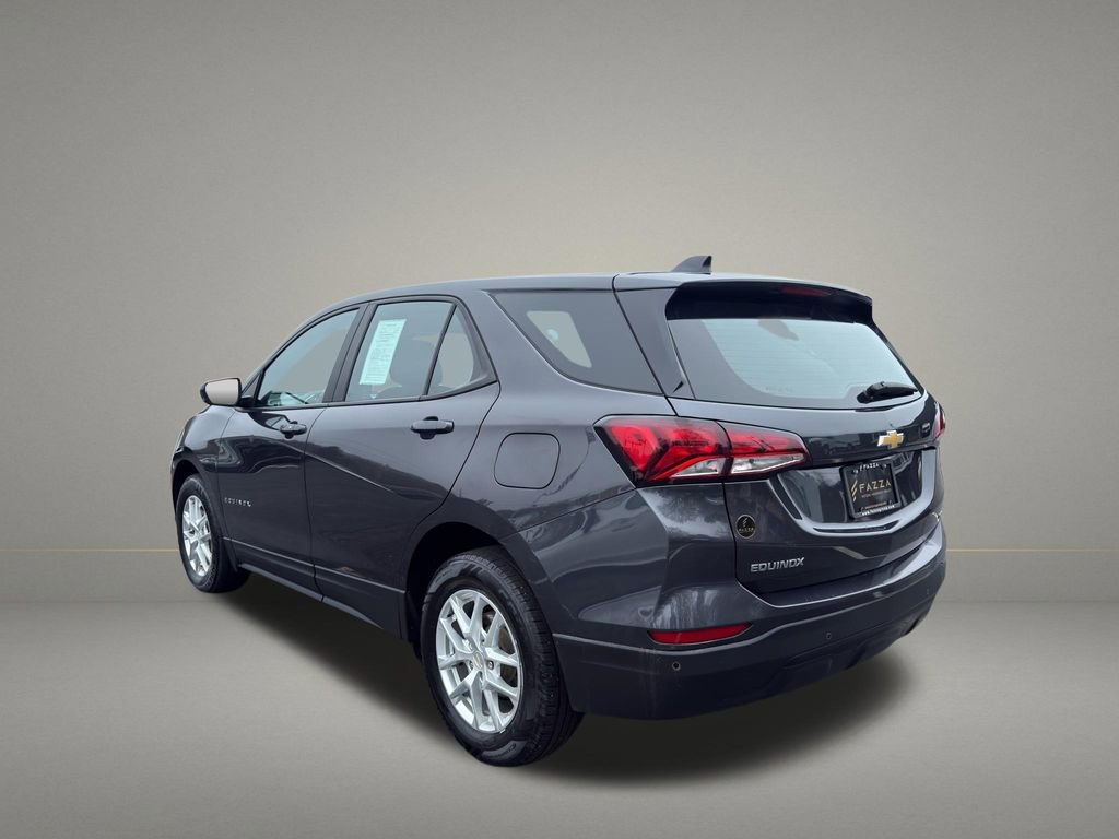 Used 2022 Chevrolet Equinox LS AWD/4WD image 3
