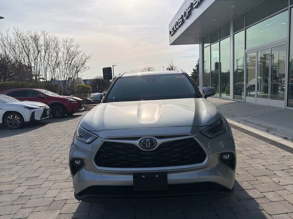 Used 2021 Toyota Highlander XLE image 19