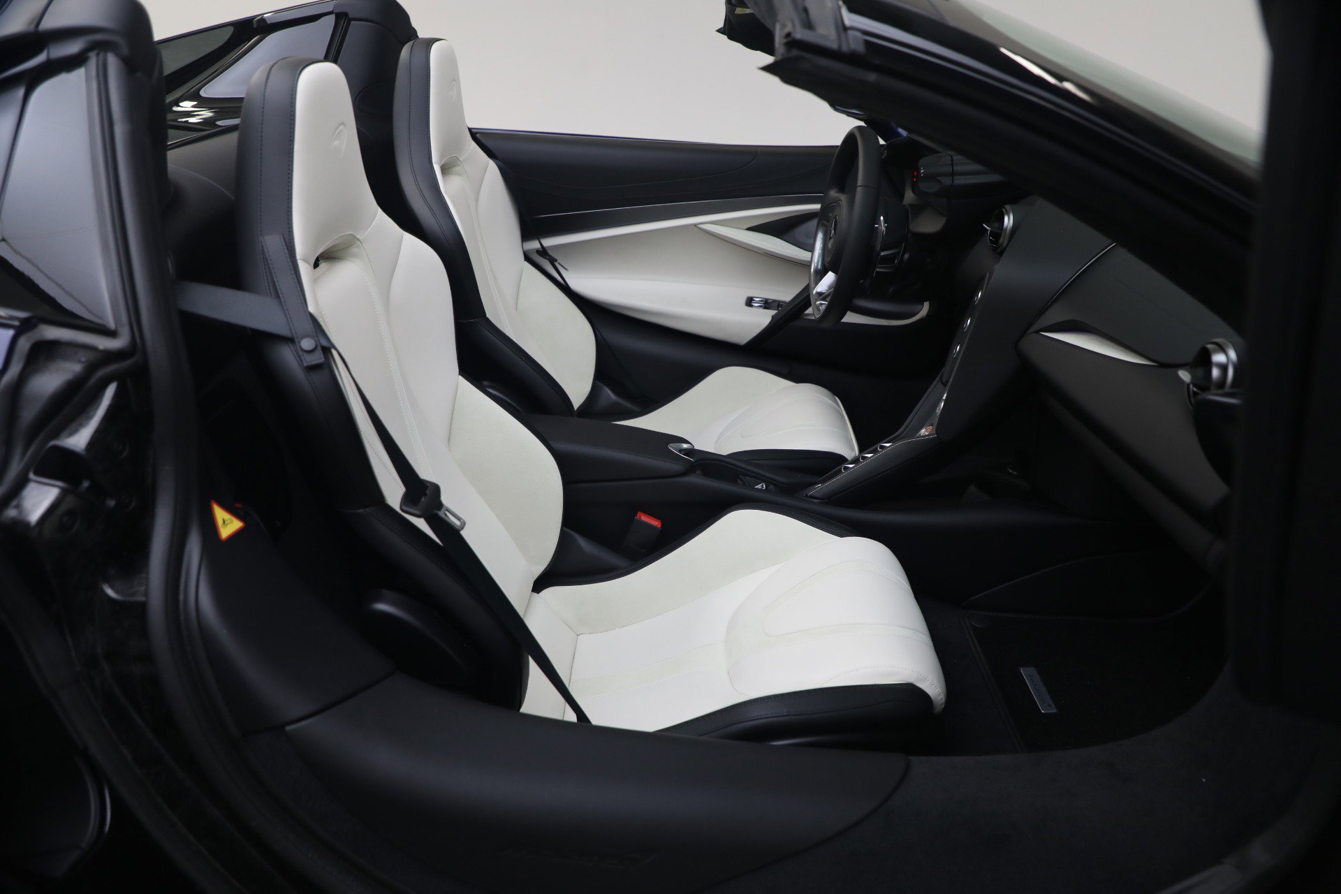 New 2027 McLaren 750S Spider RWD image 32