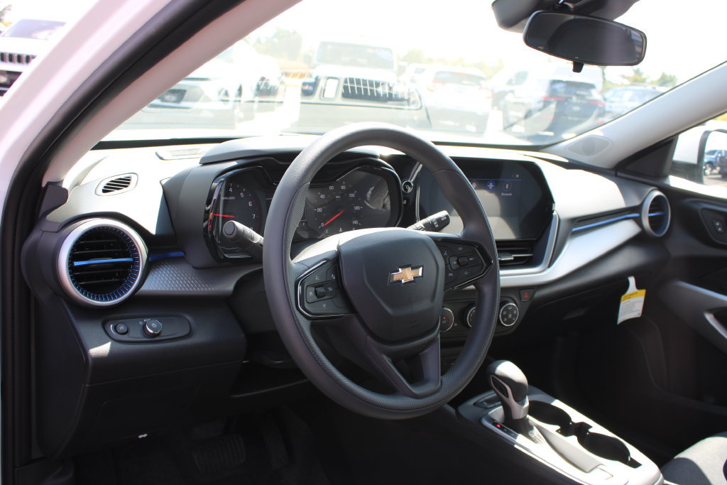 New 2026 Chevrolet Trax LS w/ LS Convenience Package FWD image 22
