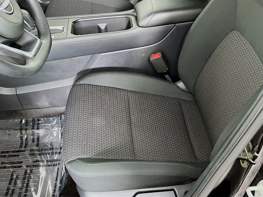 Used 2025 Nissan Kicks S image 15
