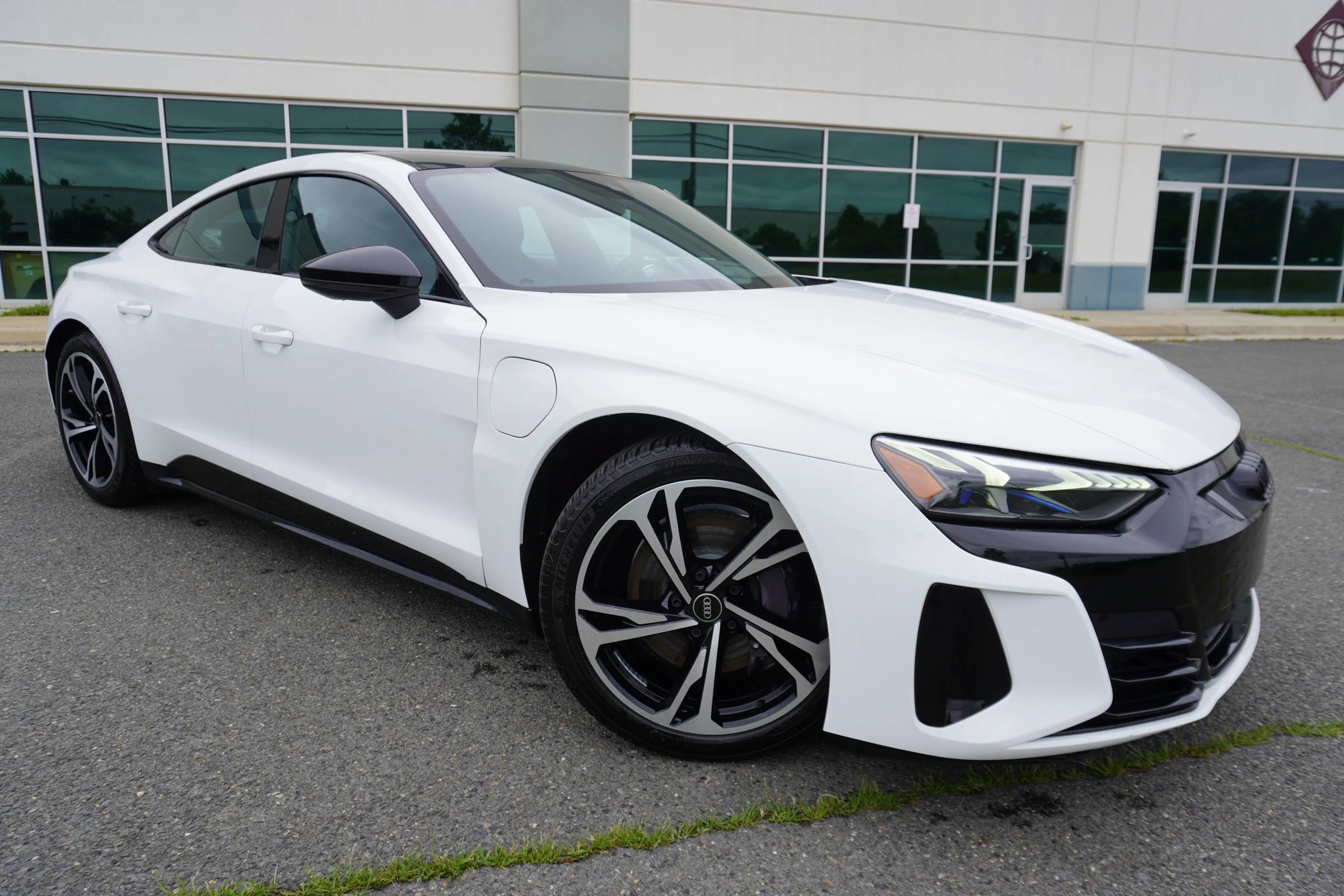 Used 2022 Audi e-tron GT Premium Plus AWD/4WD image 1