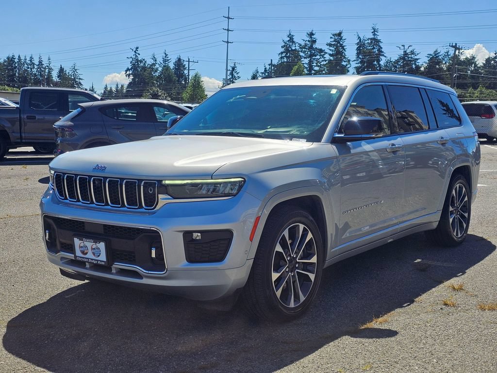 Used 2022 Jeep Grand Cherokee L Overland w/ Advanced Protech Group III AWD/4WD image 4