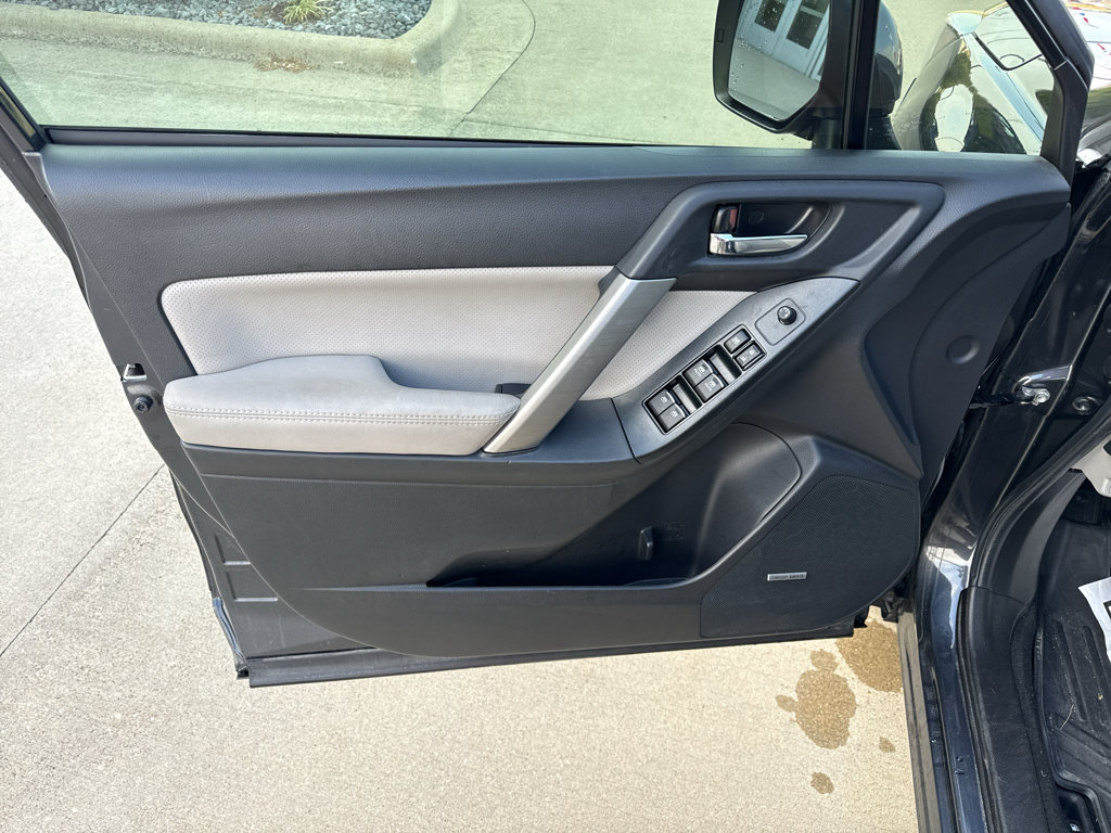 Used 2018 Subaru Forester 2.5i Limited AWD/4WD image 12