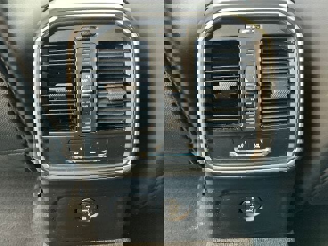 Certified 2019 Porsche Macan image 29