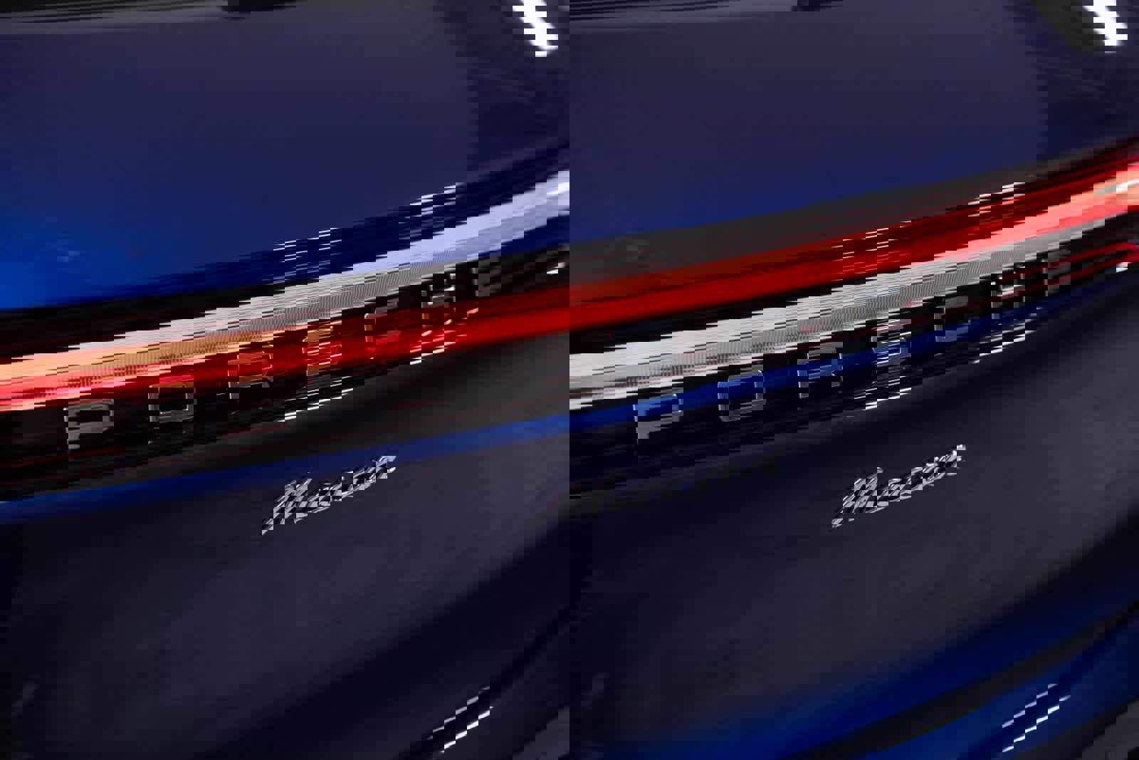 Certified 2025 Porsche Macan image 33