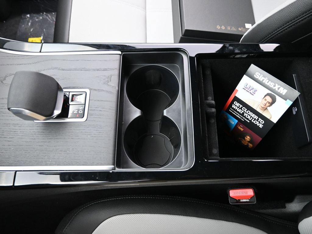 Used 2026 Land Rover Range Rover Velar Dynamic SE image 23