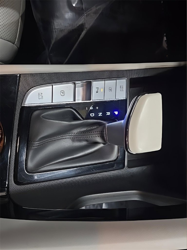 Certified 2024 Hyundai Elantra Limited image 28