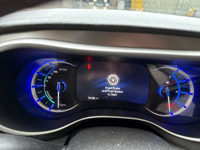 Used 2021 Chrysler Pacifica Touring-L FWD image 20