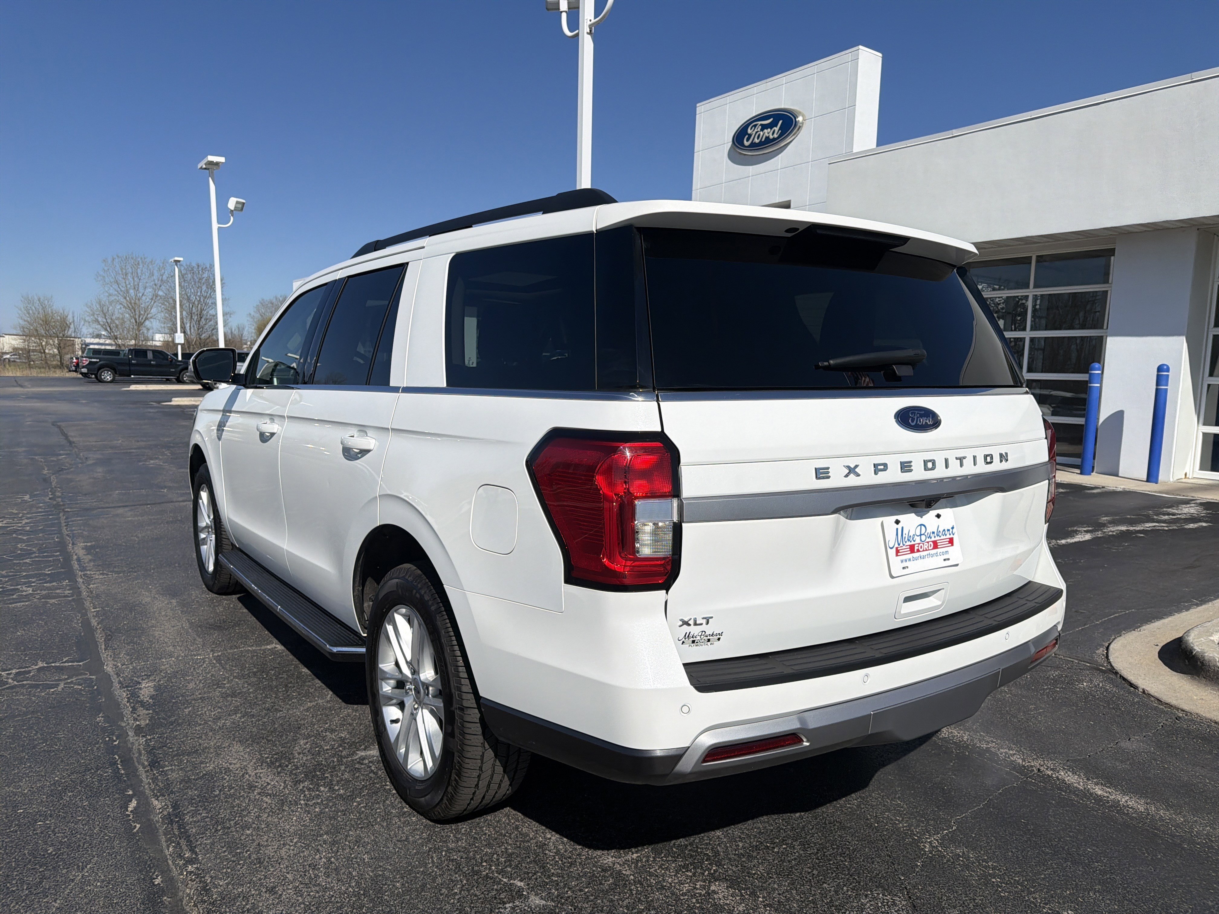 Used 2023 Ford Expedition XLT AWD/4WD image 16