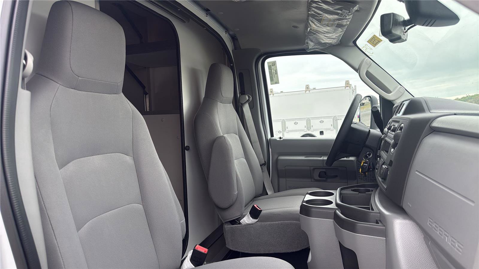New 2027 Ford E-350 and Econoline 350 Super Duty RWD image 15