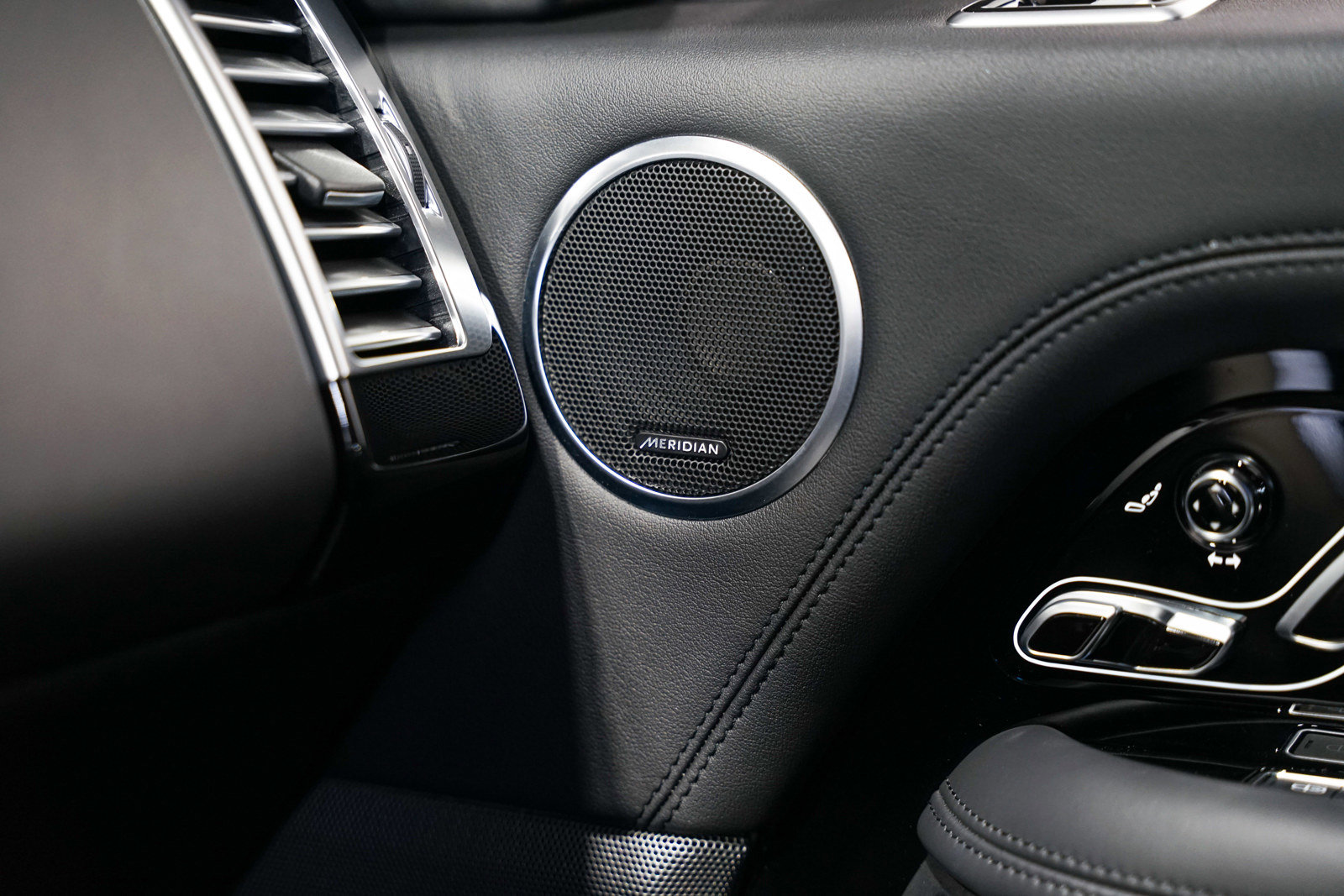 Used 2021 Land Rover Range Rover Westminster Edition image 18