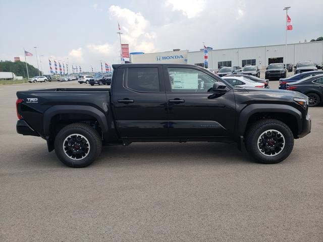 New 2025 Toyota Tacoma TRD Off-Road image 4