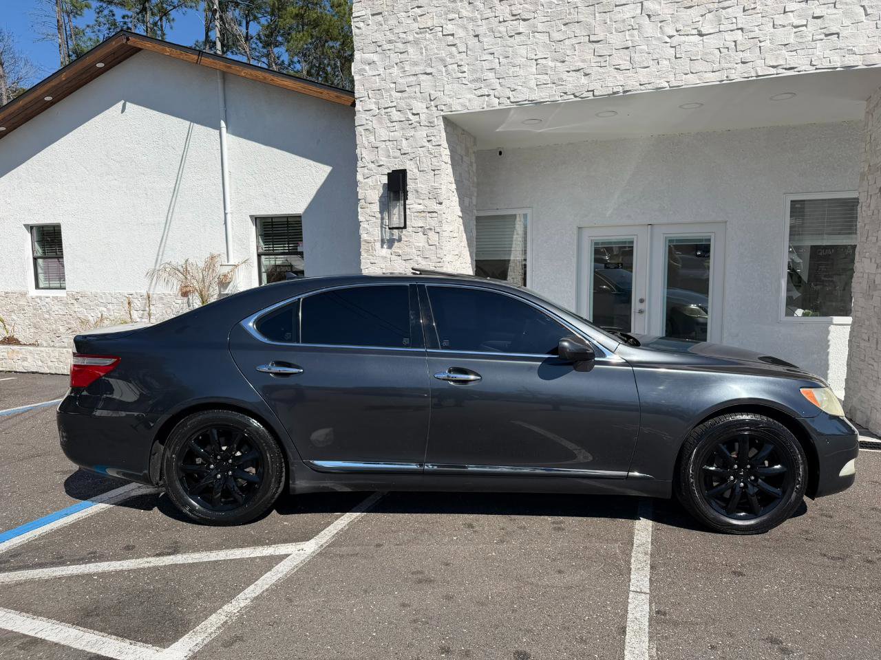 Used 2008 Lexus LS 460 image 16
