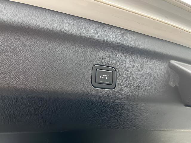Certified 2023 GMC Yukon SLT AWD/4WD image 44