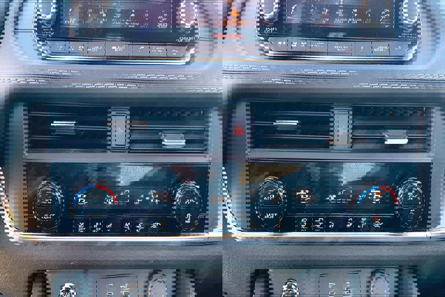 Used 2023 Nissan Rogue SV AWD/4WD image 29