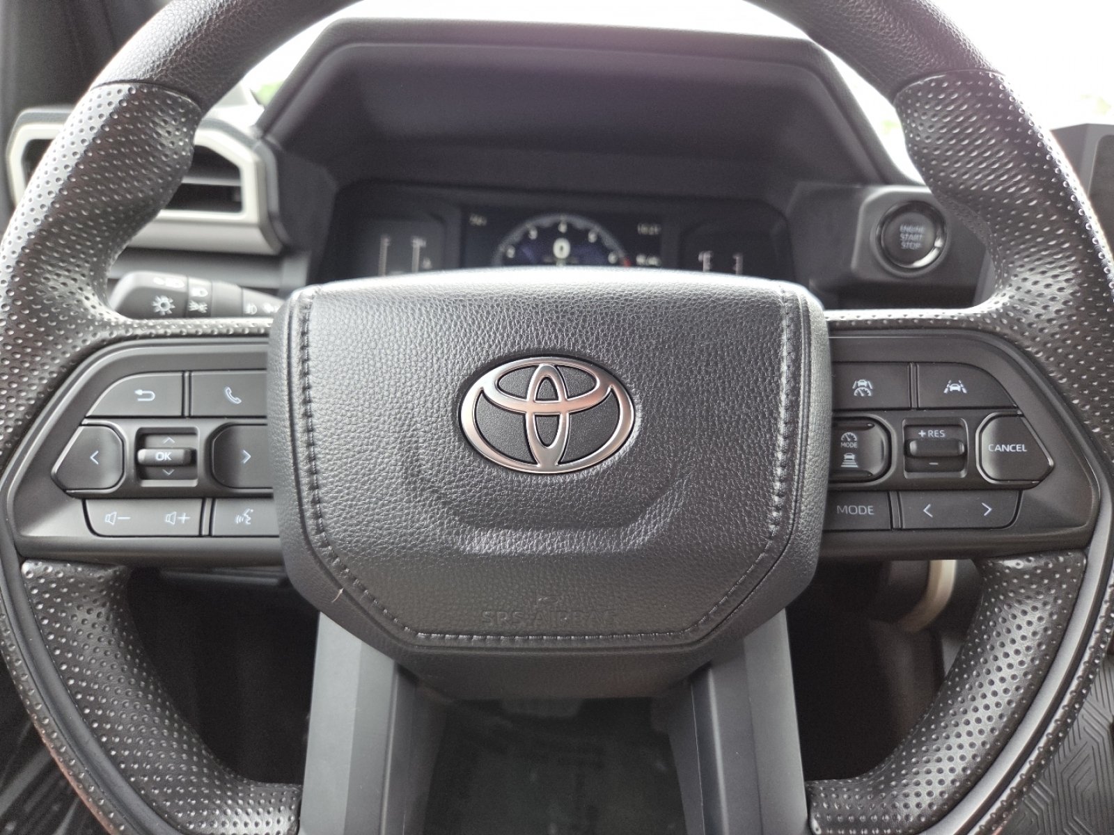 Used 2025 Toyota Tacoma SR5 AWD/4WD image 29